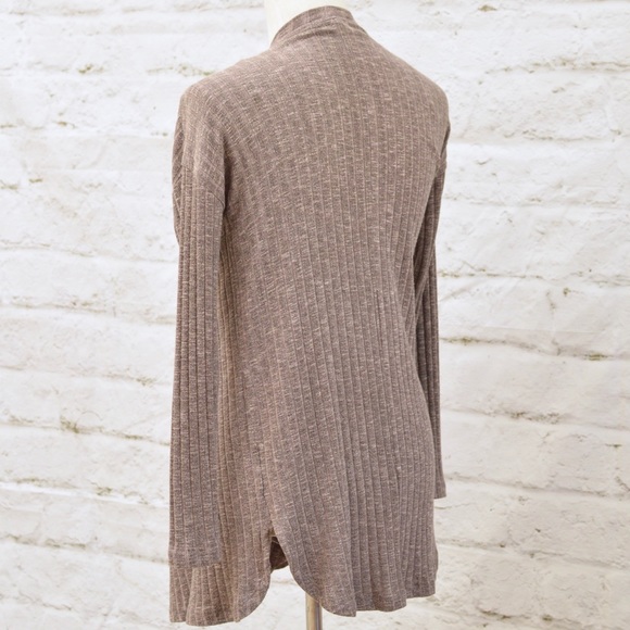 ❌SOLD❌ American Eagle Cardigan - Picture 4 of 4